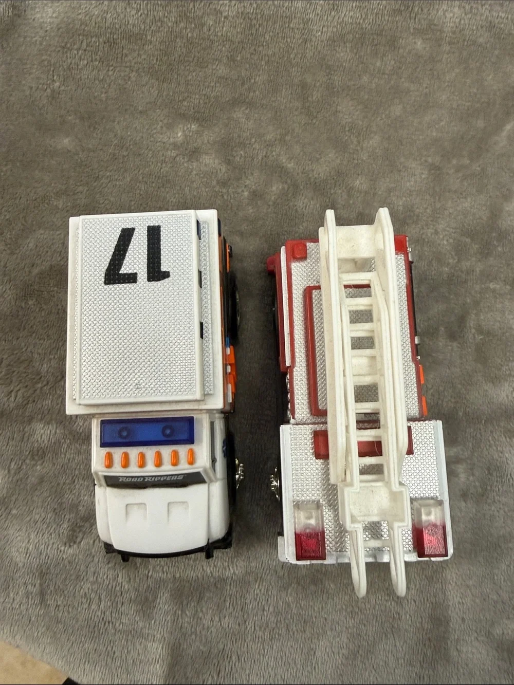 🚒 Road Rippers set Firetruck with Ladder & Ambulance Lights & Sounds B